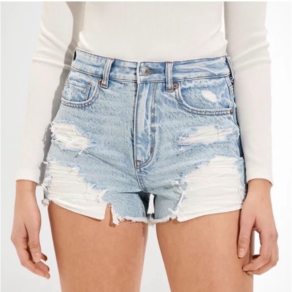 American Eagle High Waisted Distressed Denim Shorts Light Wash Button Fly Size 6